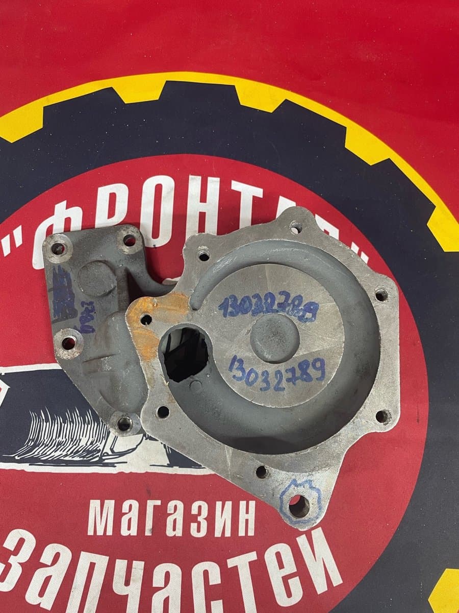 Адаптер на водяной насос (кр. 7 болтов) TD226 1303789