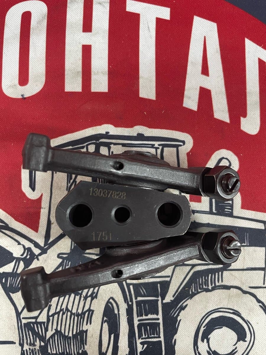 Коромысло клапана в сборе Deutz 12159630/12214103/1221410